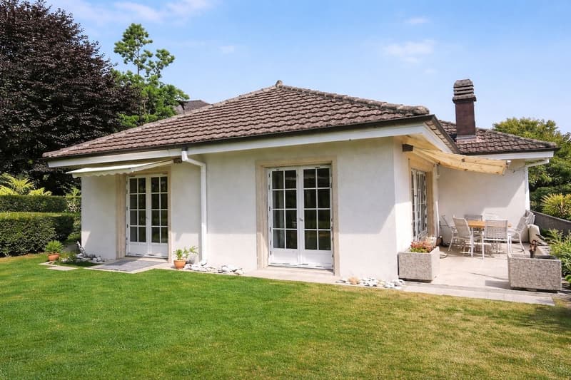 Auvernier (Milvignes) - Magnifica villa individuale con vista lago e Alpi (2)