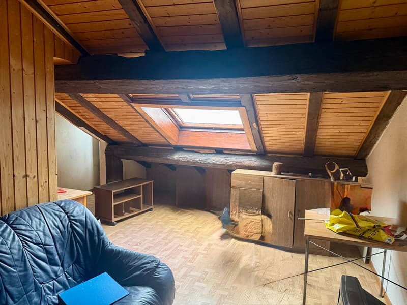 Maison de caractère dans le Bourg du Landeron - A rénover (13)