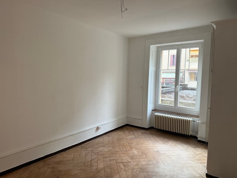 Appartement 3.5 pièces lumineux avec balcon à Neuchâtel proche du lac avec jardin (7)