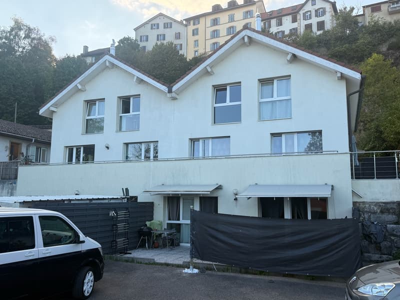Maison de 2 unités (5.5 & 2.5 pièces) à Laténa, Saint-Blaise (1)