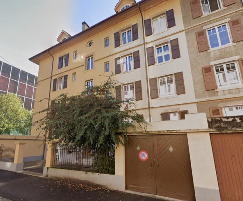 Appartement 3.5 pièces lumineux avec balcon à Neuchâtel proche du lac avec jardin (2)