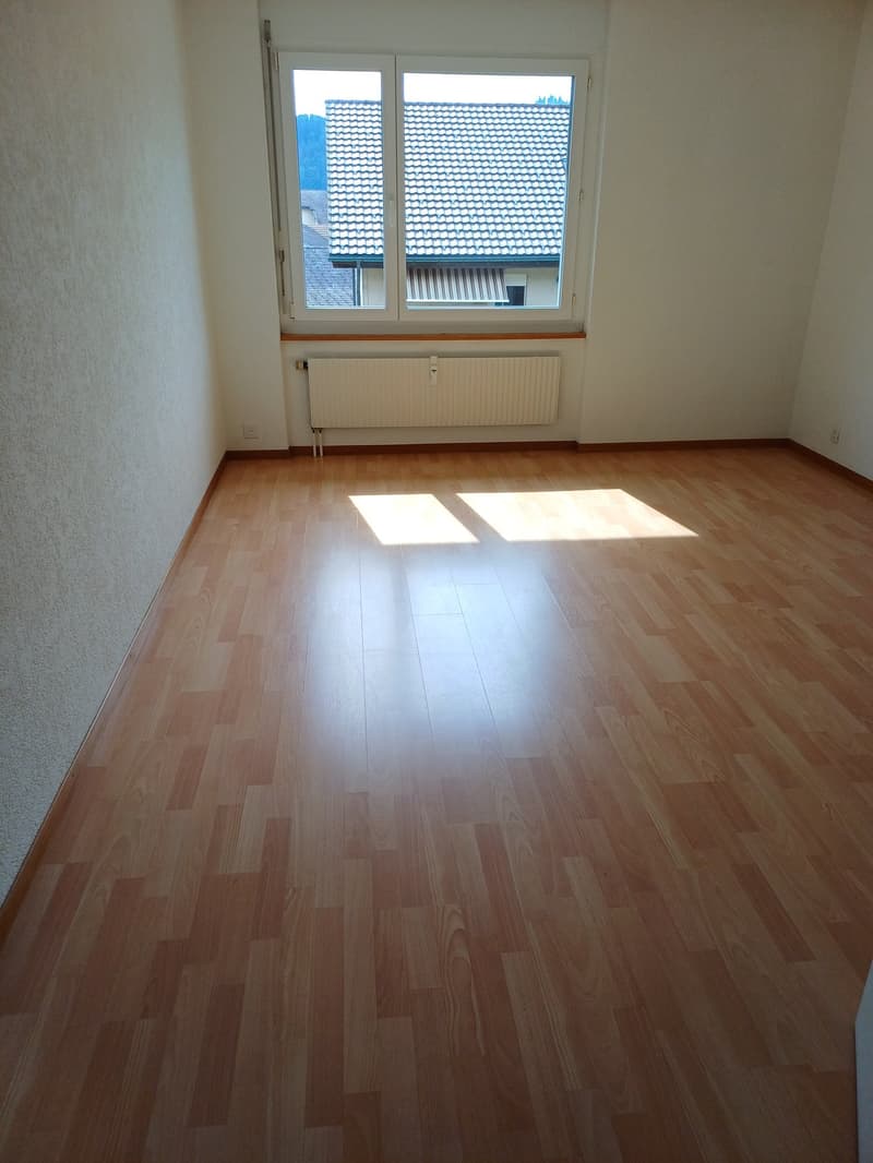 Helle 4.5-Zimmer-Wohnung mit Balkon und schöner Aussicht in Sumiswald (8)