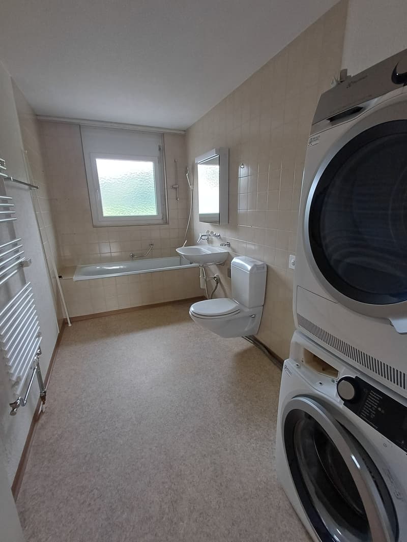 Helle 4.5-Zimmer-Wohnung mit Balkon und schöner Aussicht in Sumiswald (11)