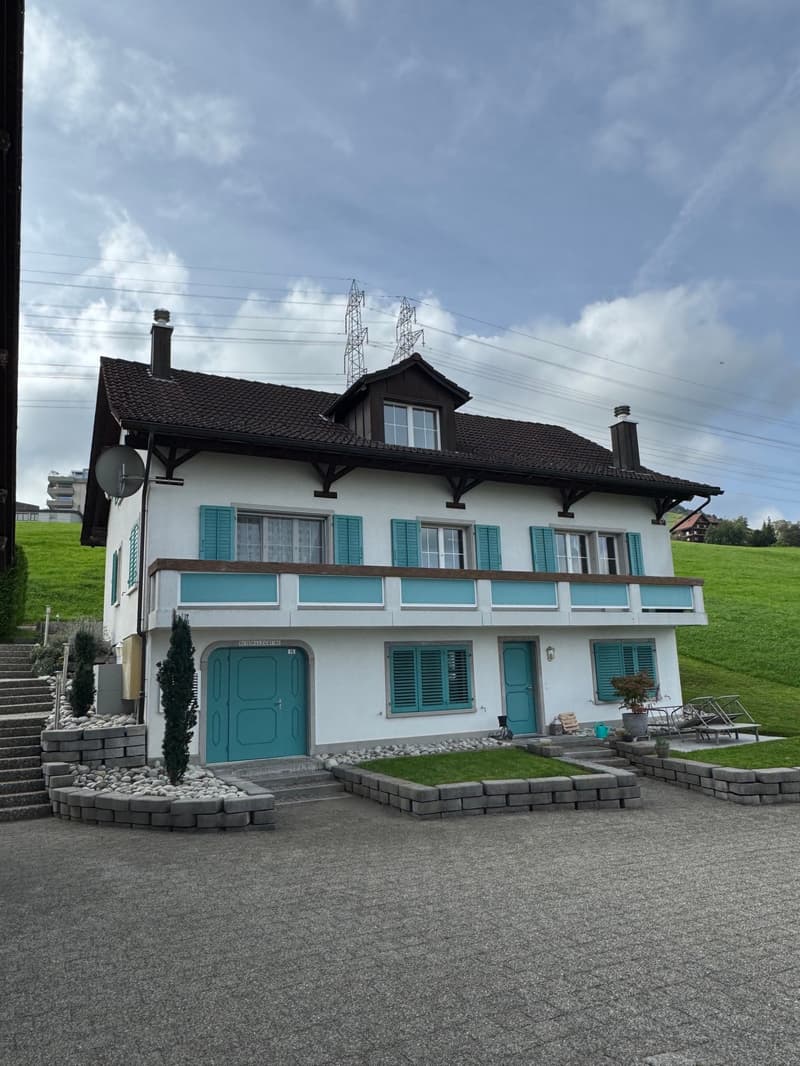 Ruhige 3.5-Zimmer-Wohnung im Grünen oberhalb Wollerau (1)