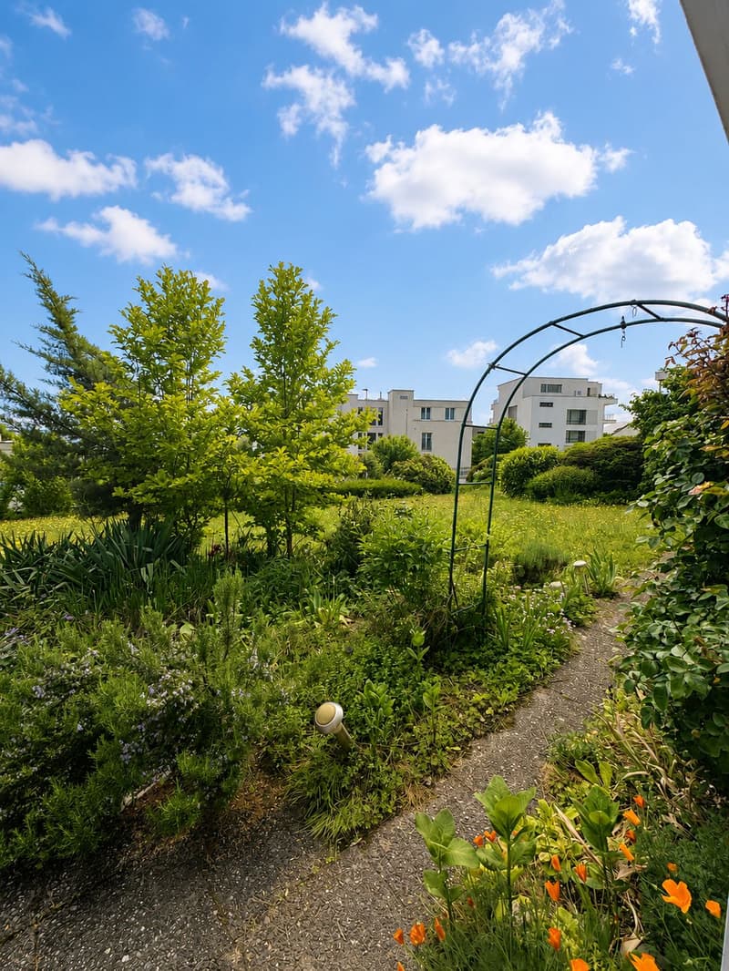 Living with a feel-good factor, bright garden apartment near Hardwald (8)