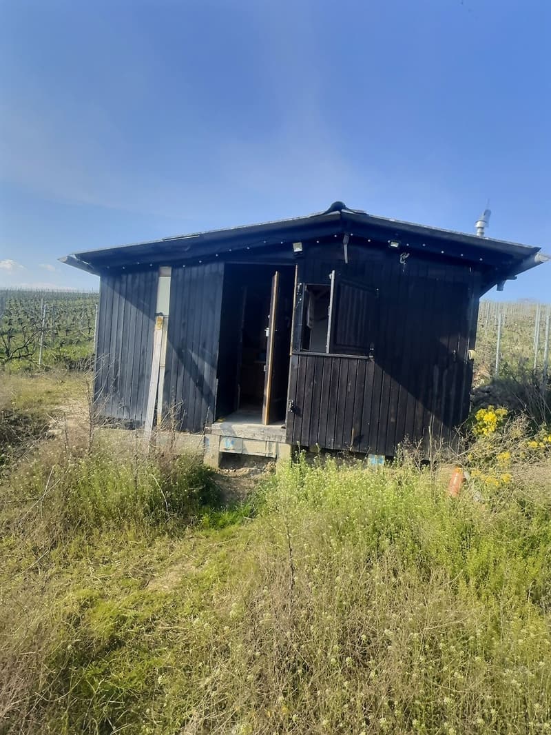 Cabanon de jardin aménagé avec terrain pour amoureux de la nature (1)