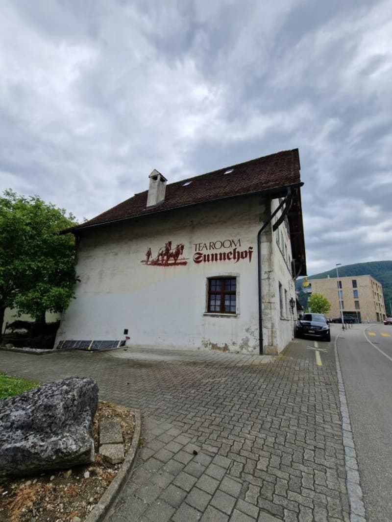 Restaurant with apartments (2)