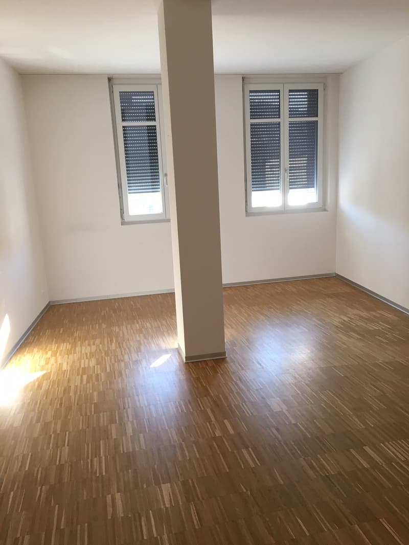 Sonnige 2.5-Zimmerwohnung im Zentrum von Langnau i. E. (6)