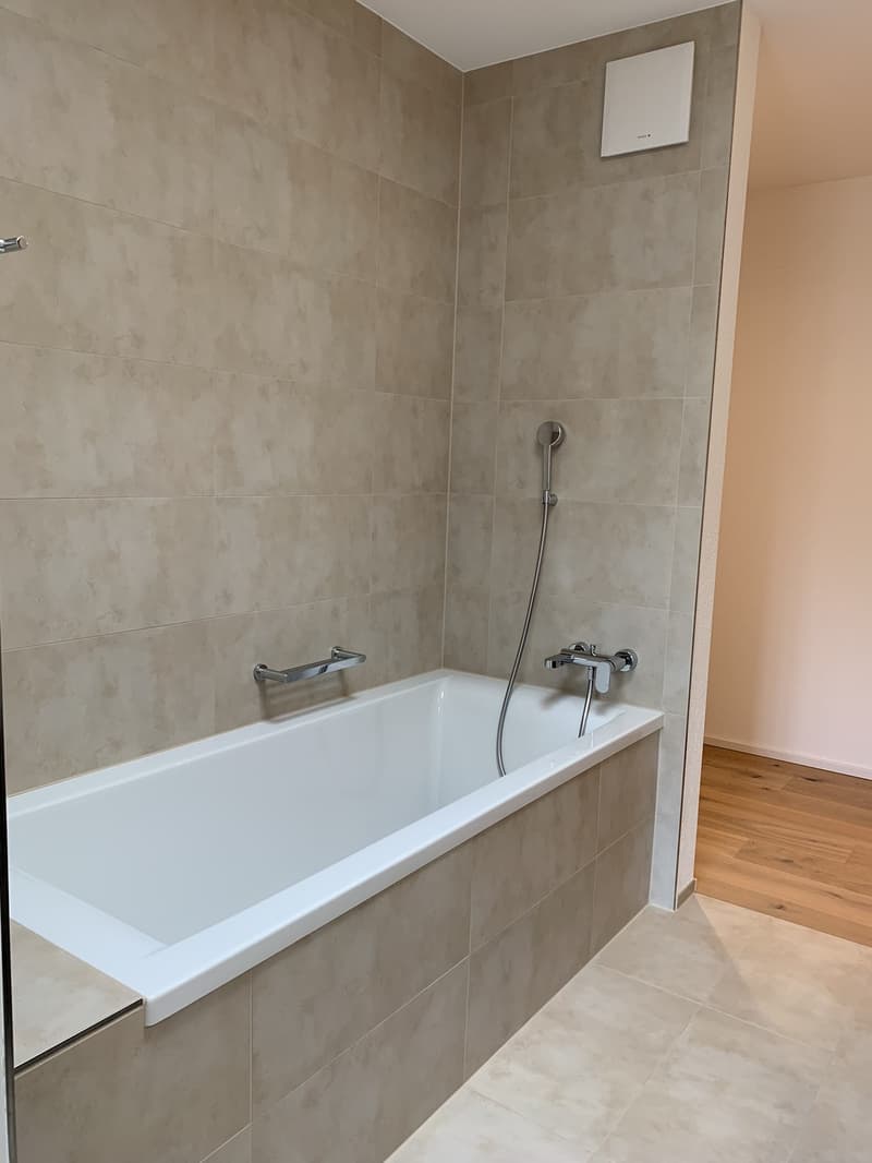 Badewanne einer typähnlichen Wohnung