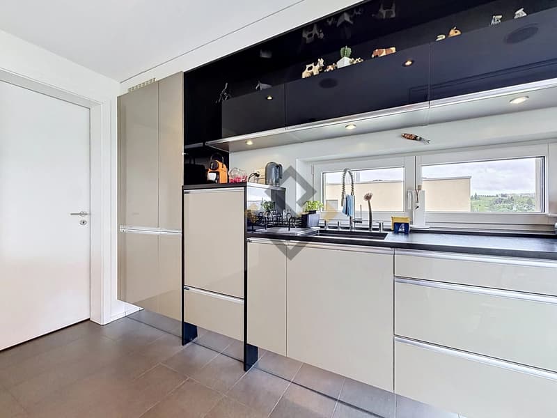 Superb 4.5-room attic apartment in Granges-Paccot (9)