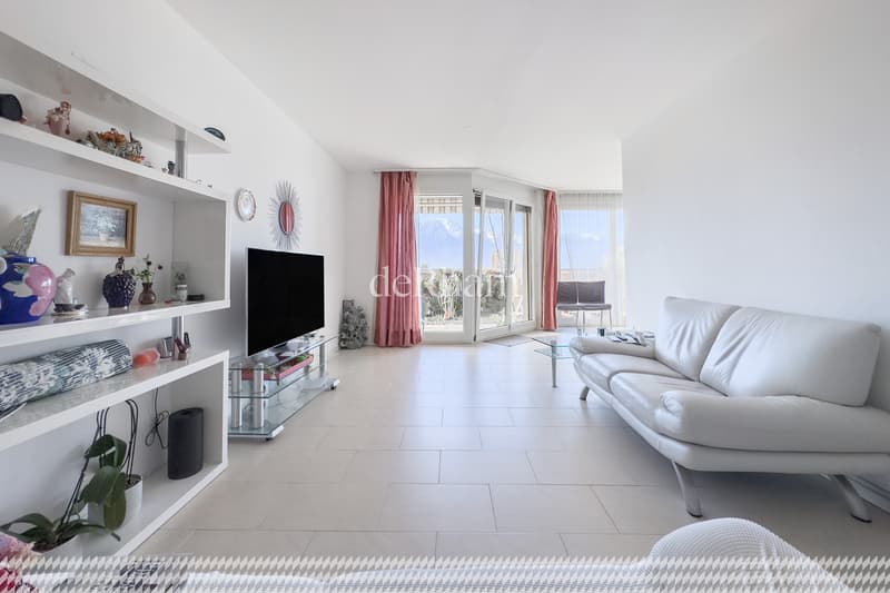 Appartamento di 4,5 locali con grande giardino e piscina (2)