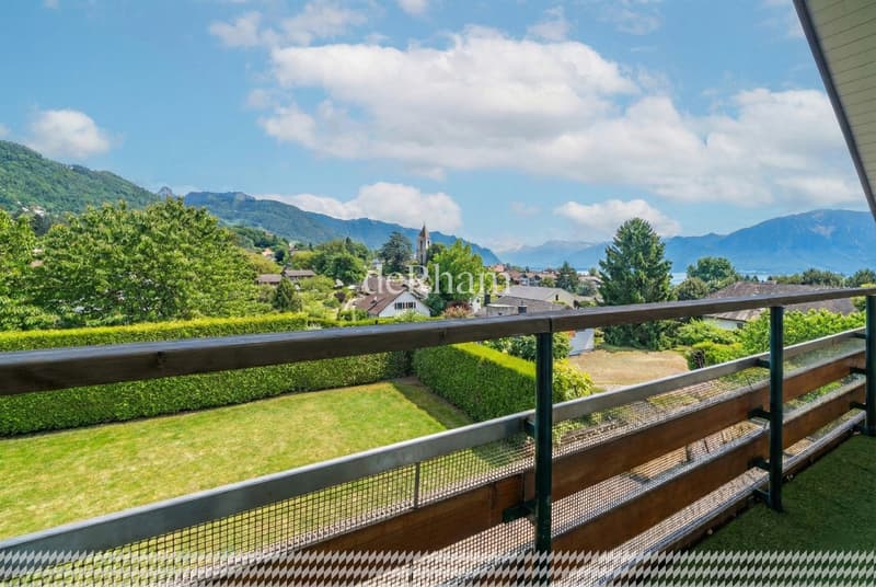 Sumptuous property located in a prized residential area! (11)