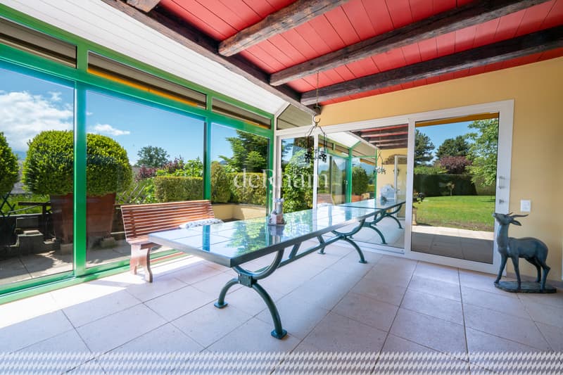 Stunning property located in a prestigious residential area! (9)
