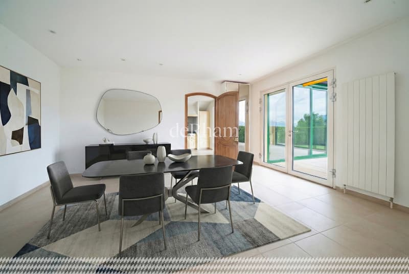 Sumptuous property located in a prized residential area! (3)