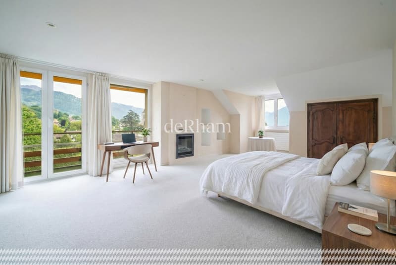 Sumptuous property located in a prized residential area! (8)