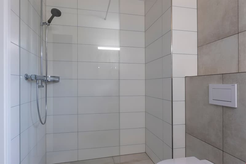 Appartamento mansardato soleggiato con galleria ***vista lontana*** (9)