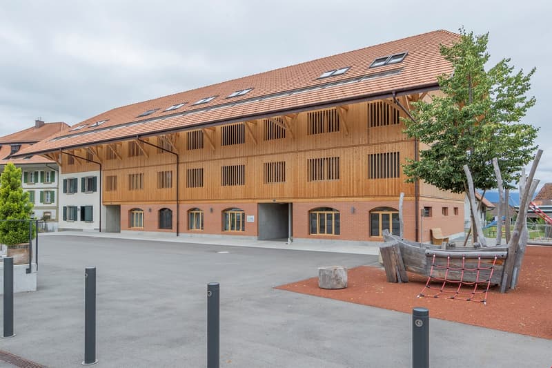 Appartamento mansardato soleggiato con galleria ***vista lontana*** (1)