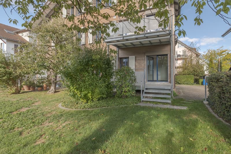 Moderne, neu renovierte Wohnung im Hochparterre (1)
