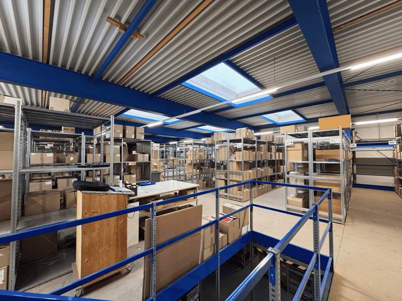 Magazzino strutturato al 1° piano con sistema di scaffalature – ideale per il commercio elettronico / piccole parti (NESSUN commercio di auto) (5)