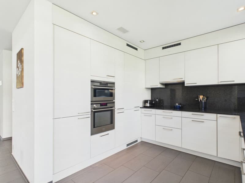Beautiful and well-maintained 3.5-room apartment (5)