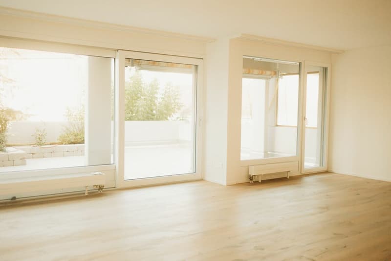 Wohnzimmer mit Blick auf Terrasse