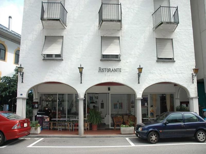 Kleines, gut gelegenes Restaurant in Brissago. (2)