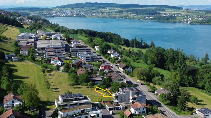 Appartamento di 4,5 locali di valore nuovo con ampio balcone (vista sulla montagna e sul lago) e 2 posti auto in parcheggio sotterraneo. (3)