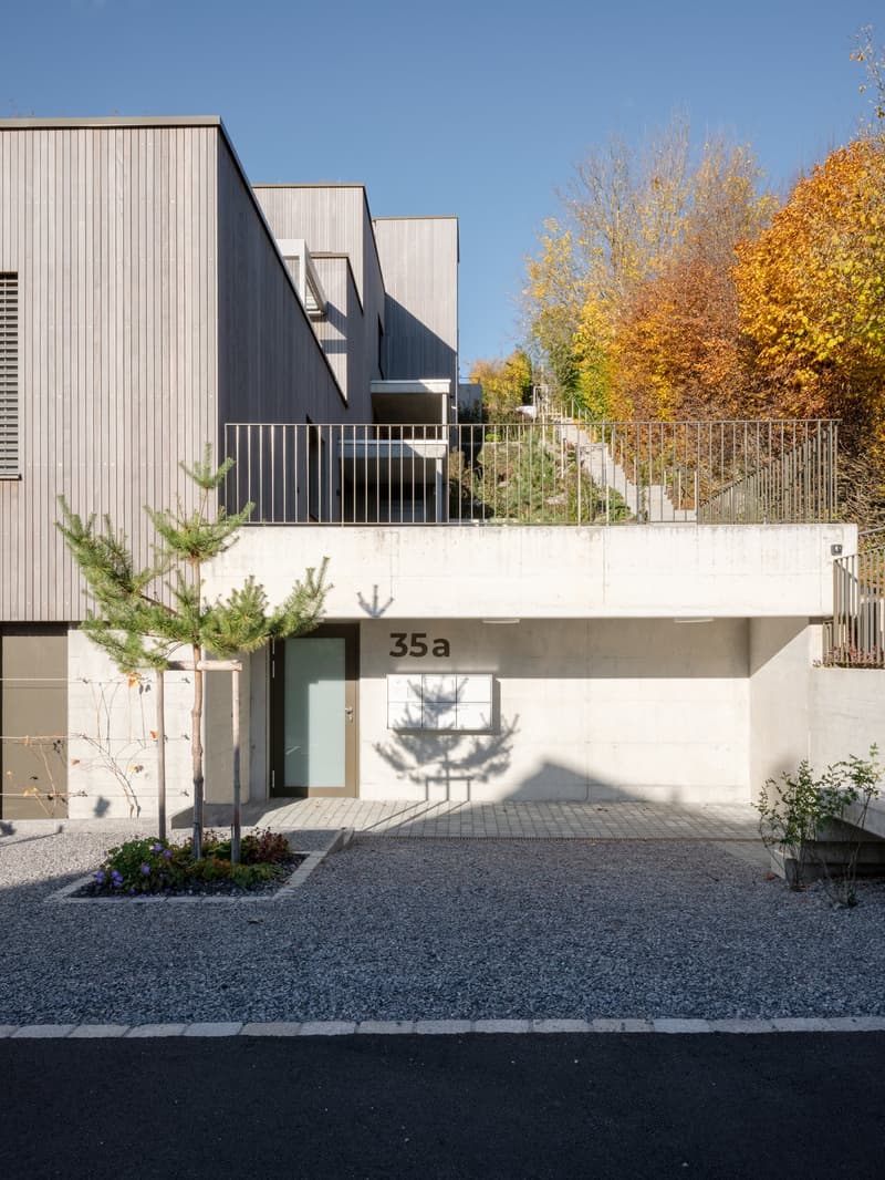 Attic apartment with large terrace including two underground parking spaces in a quiet location. (2)