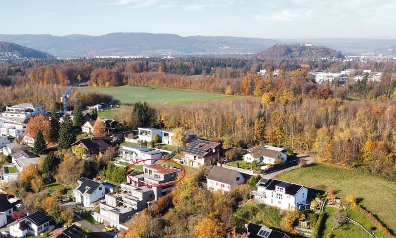 Attic apartment with large terrace including two underground parking spaces in a quiet location. (19)