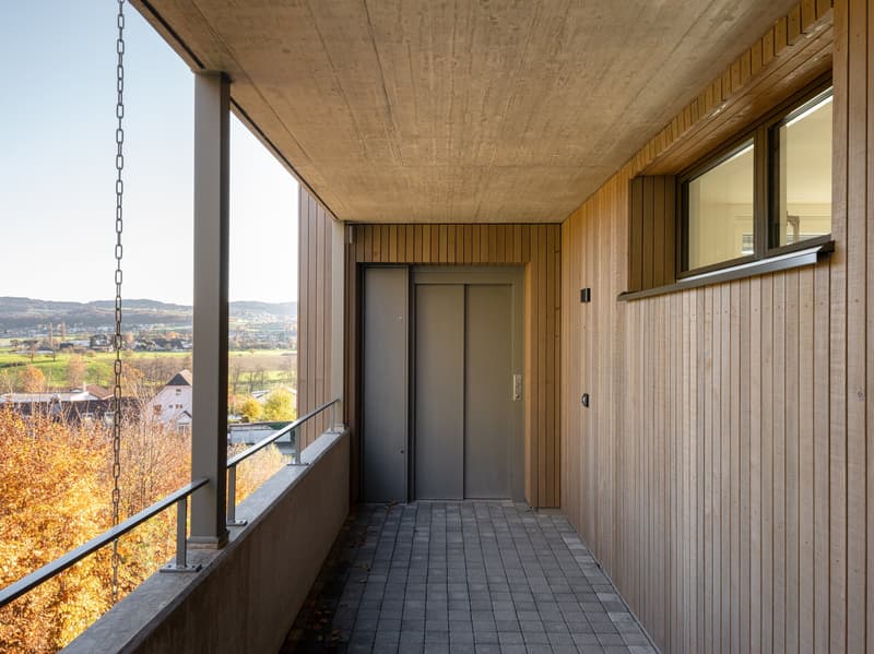 Attic apartment with large terrace including two underground parking spaces in a quiet location. (10)
