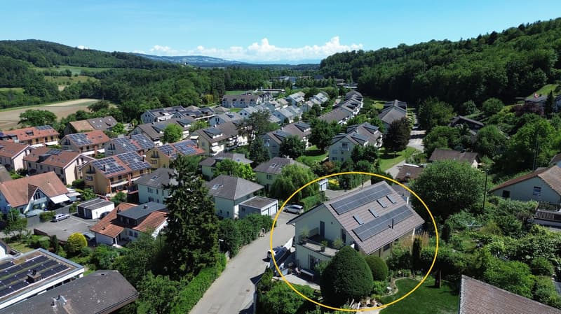 Zwei-Generationen-Haus an ruhiger Hanglange. (2)