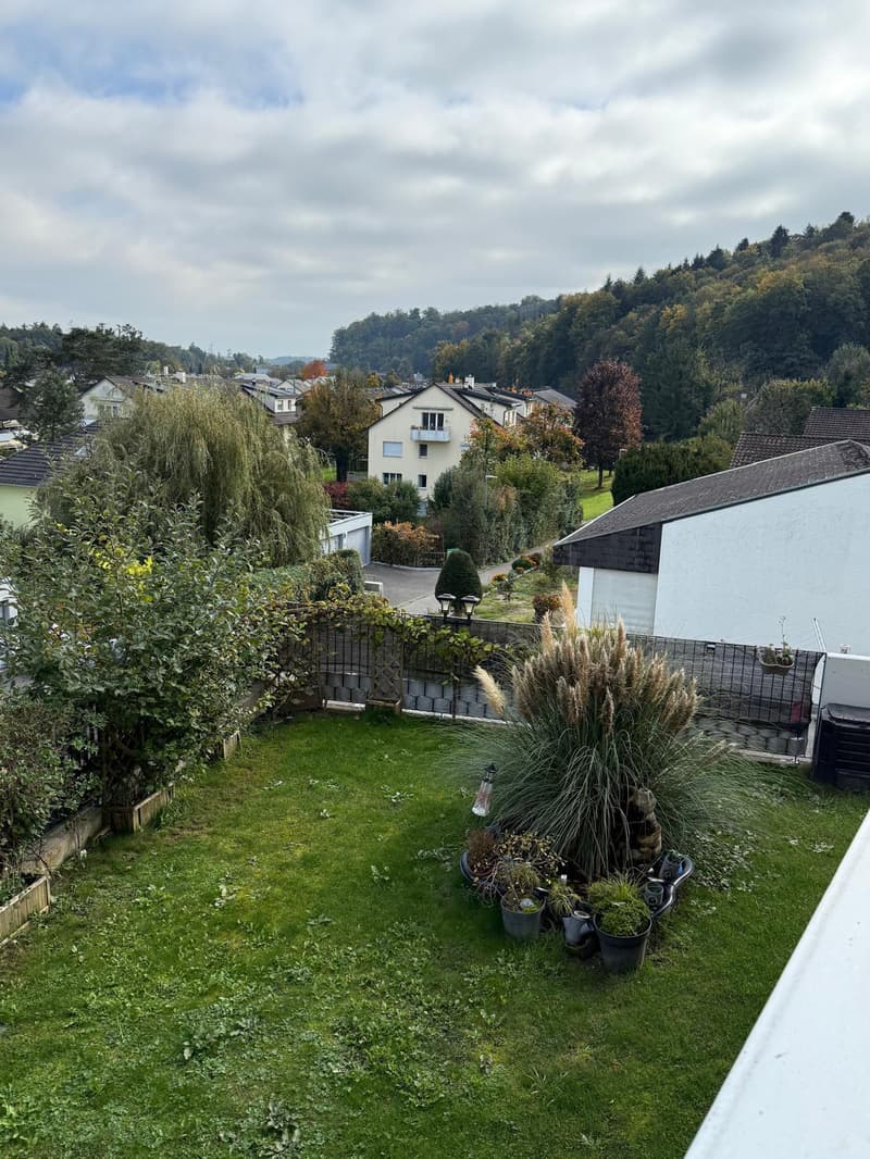 Zwei-Generationen-Haus an ruhiger Hanglange. (29)
