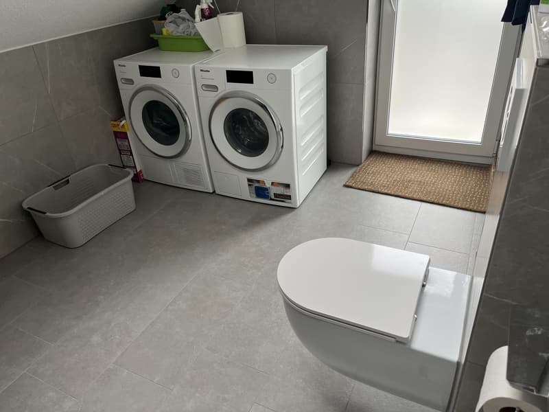 Maison unifamiliale exclusive avec appartement pour personnes âgées en location calme. (22)