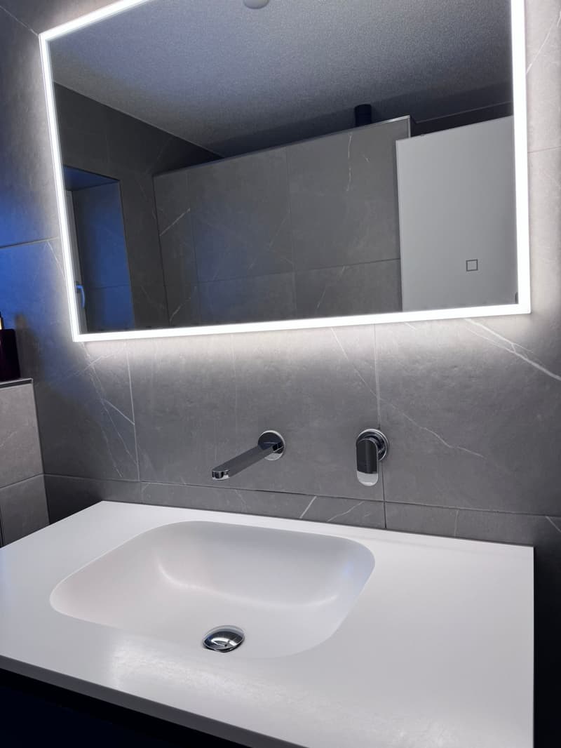 Maison unifamiliale exclusive avec appartement pour personnes âgées en location calme. (19)