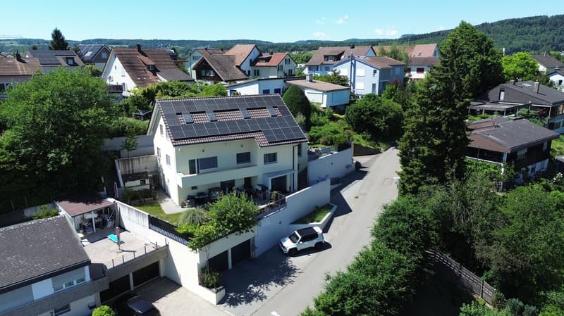 Maison unifamiliale exclusive avec appartement pour personnes âgées en location calme. (31)