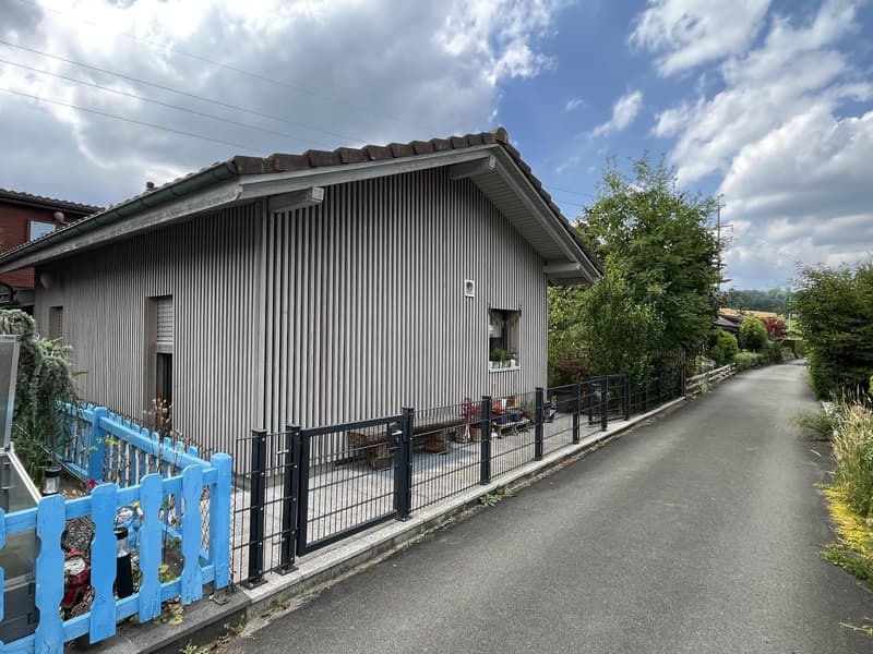 Small house (2.5 rooms, as good as new) with garden in an idyllic location in the holiday village of Walde (with outdoor pool). (1)