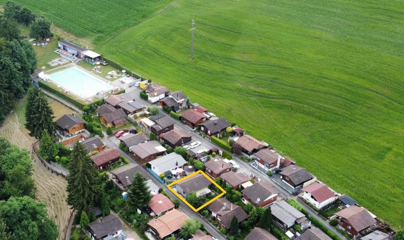 Small house (2.5 rooms, as good as new) with garden in an idyllic location in the holiday village of Walde (with outdoor pool). (3)