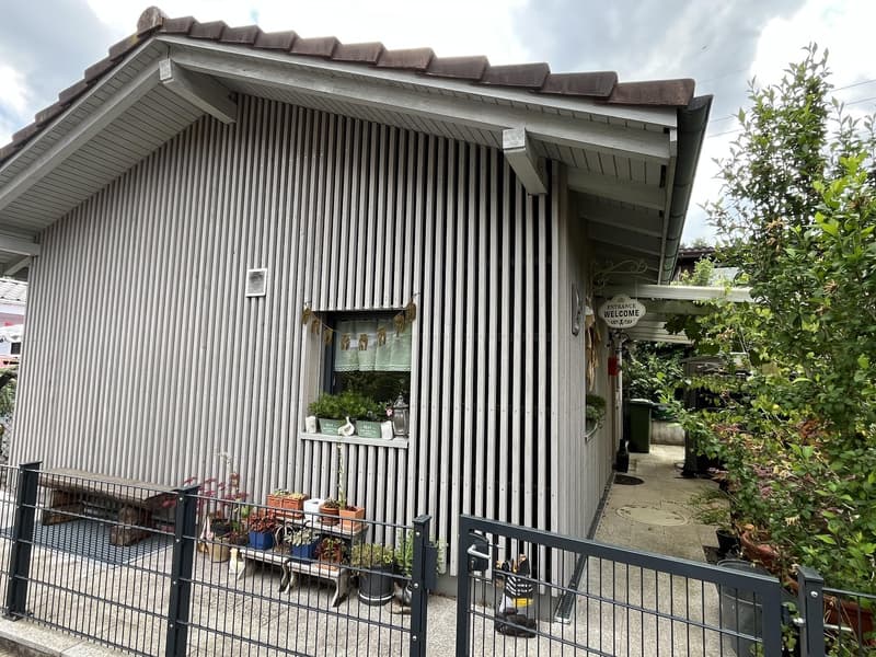 Small house (2.5 rooms, as good as new) with garden in an idyllic location in the holiday village of Walde (with outdoor pool). (2)