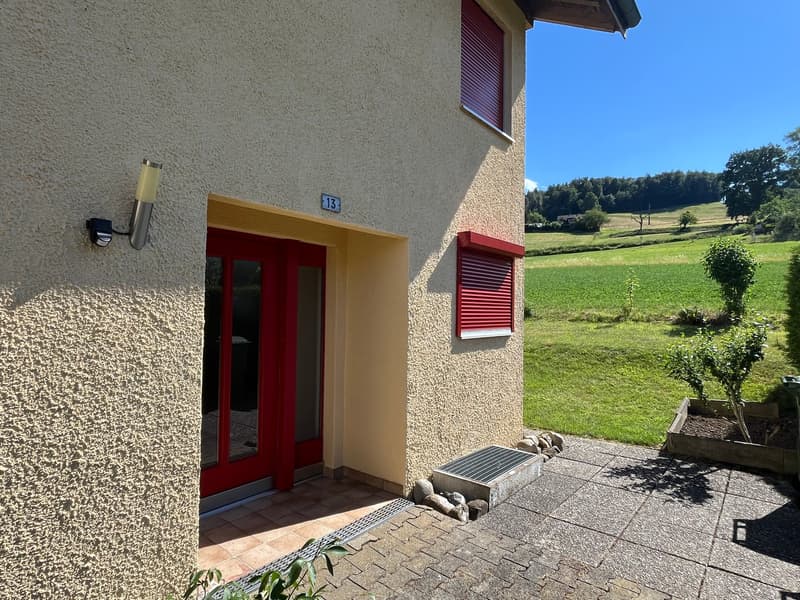 Einfamilienhaus (einseitig angebaut) mit grossem Garten an ruhiger Aussichtslage. (3)