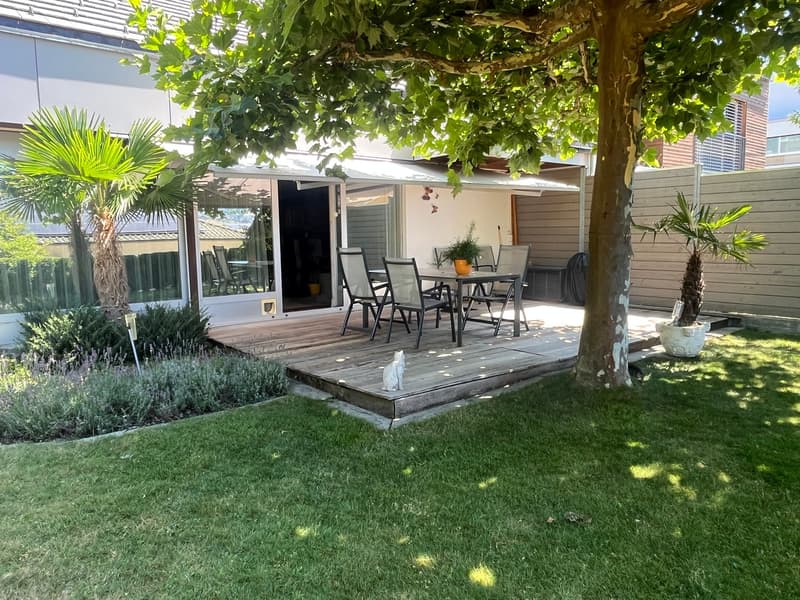 Detached house (one-sided) in a quiet location with a charming garden. (5)