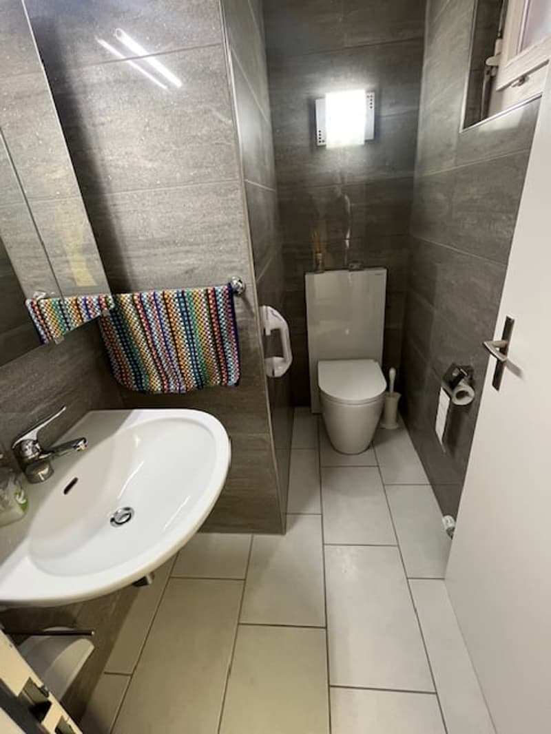 Detached house (one-sided) in a quiet location with a charming garden. (12)