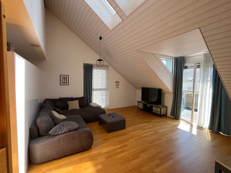 4.5-Zimmer-Maisonette-Wohnung mit viel Charme und grossem Balkon. (3)