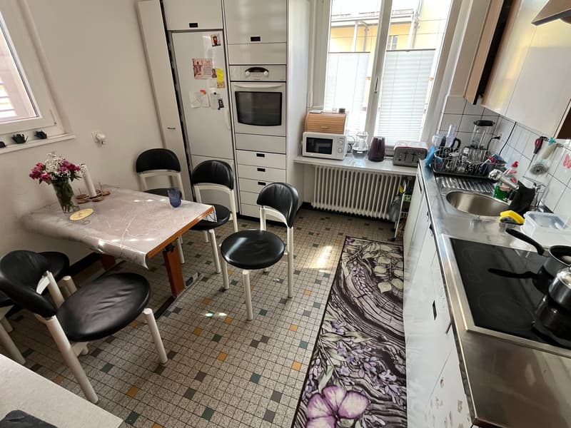 Casa multifamiliare con 4 appartamenti in una posizione incantevole direttamente sul fiume Aare. (8)