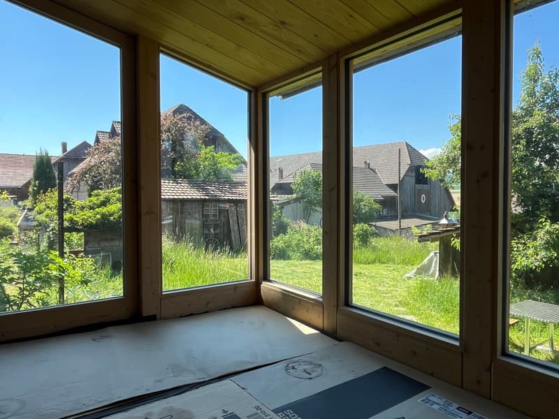 Bauernhausteil zum selber fertig ausbauen an ruhiger Lage mit schönem Garten. (7)