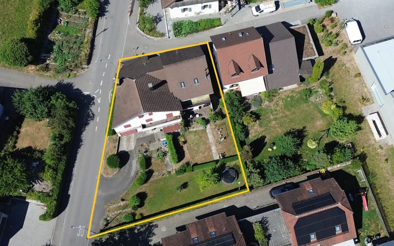 Einfamilienhaus mit angebautem, ausbaubarem Hausteil an schöner Lage. (2)