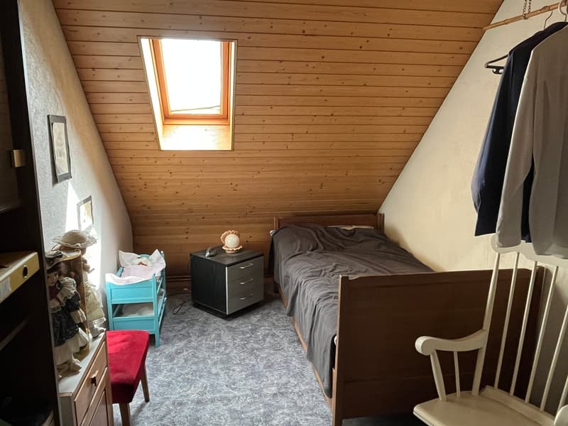 Einfamilienhaus mit angebautem, ausbaubarem Hausteil an schöner Lage. (15)