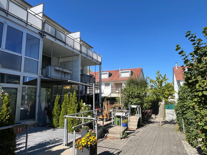 5.5 Zimmer-Reiheneinfamilienhaus mit Wintergarten, 2 Balkonen und 2 Garagenboxen. (5)