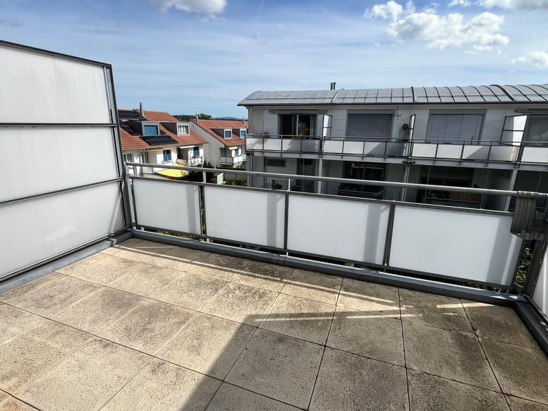 5.5 Zimmer-Reiheneinfamilienhaus mit Wintergarten, 2 Balkonen und 2 Garagenboxen. (23)