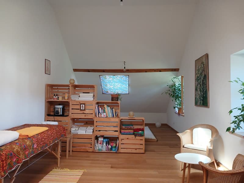 Bauernhaus mit 2 Wohnungen und Restaurant (mit weiteren Wohnungen ausbaubar). (25)