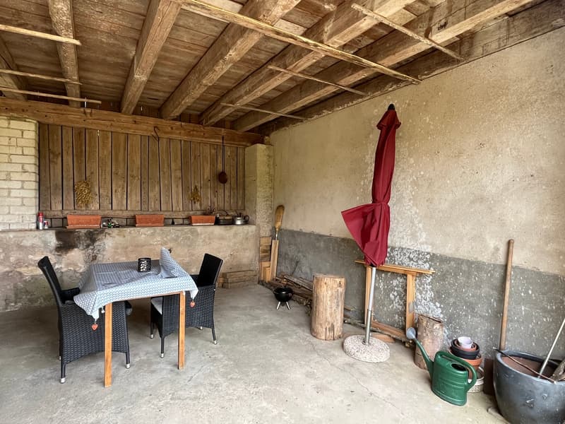 Bauernhaus mit 2 Wohnungen und Restaurant (mit weiteren Wohnungen ausbaubar). (27)